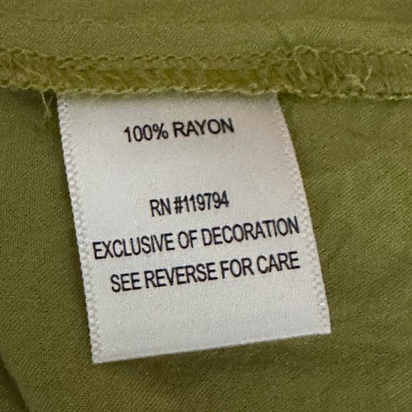 One World women’s size L green embroidered bell sleeve Boho top - Picture 6 of 8